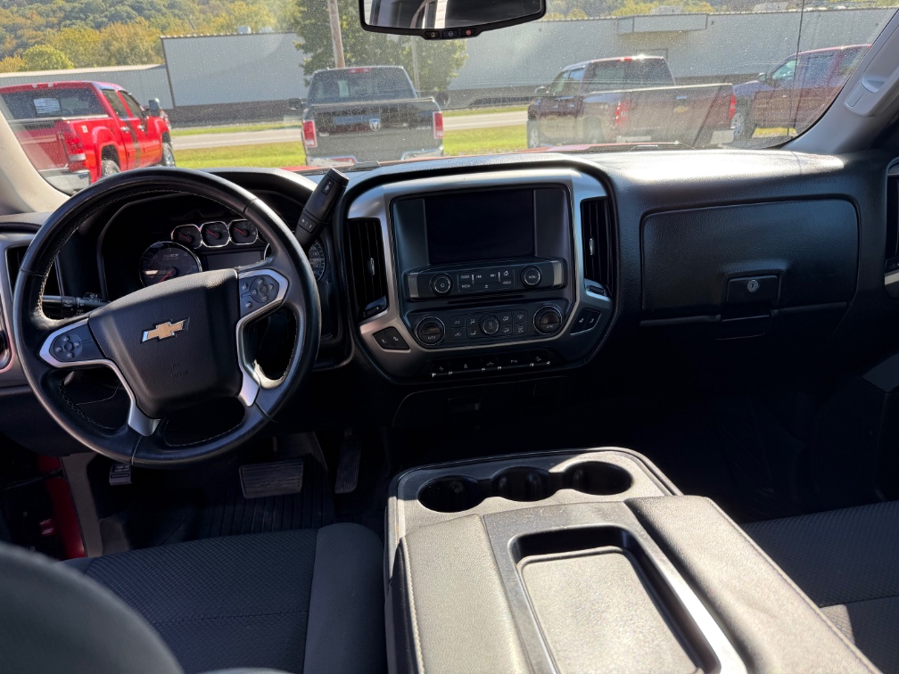 Additional photo of vehicle.