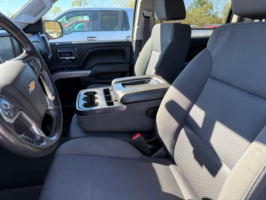 Additional photo of vehicle.