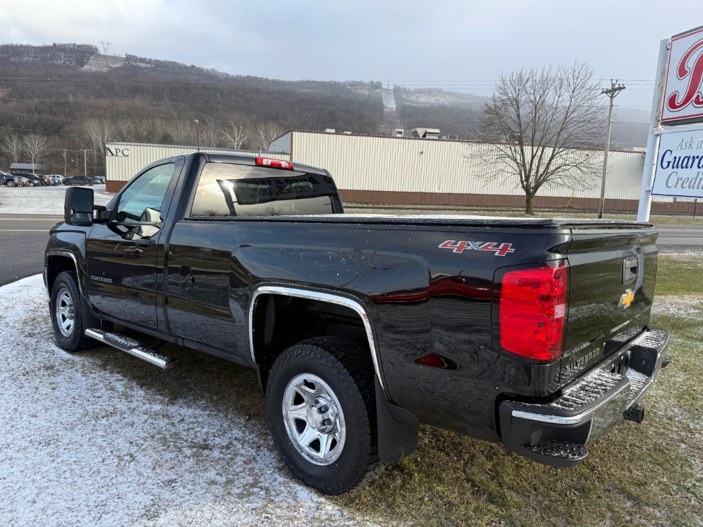 Additional photo of vehicle.