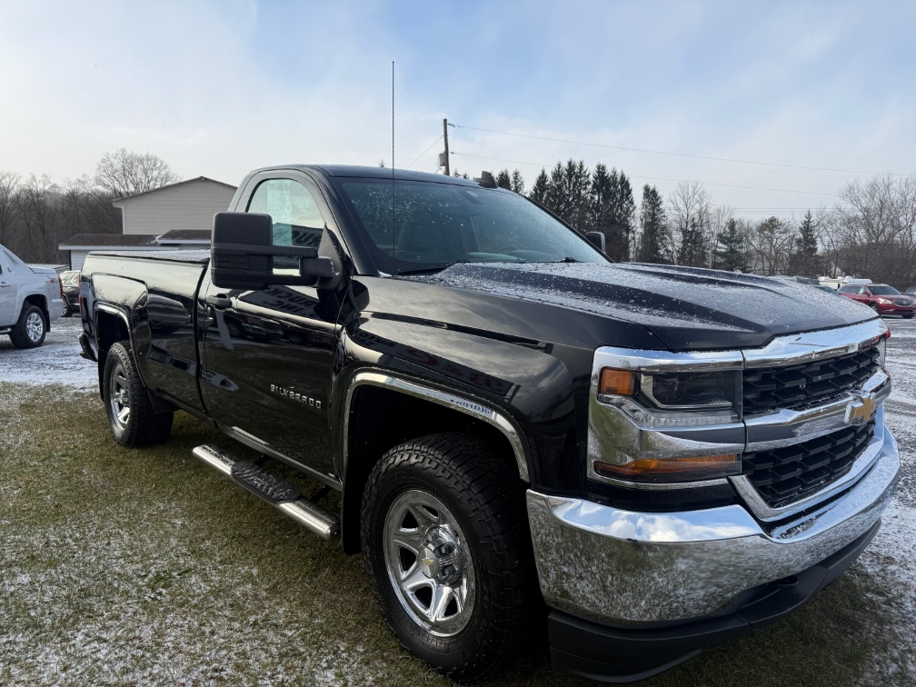 Additional photo of vehicle.