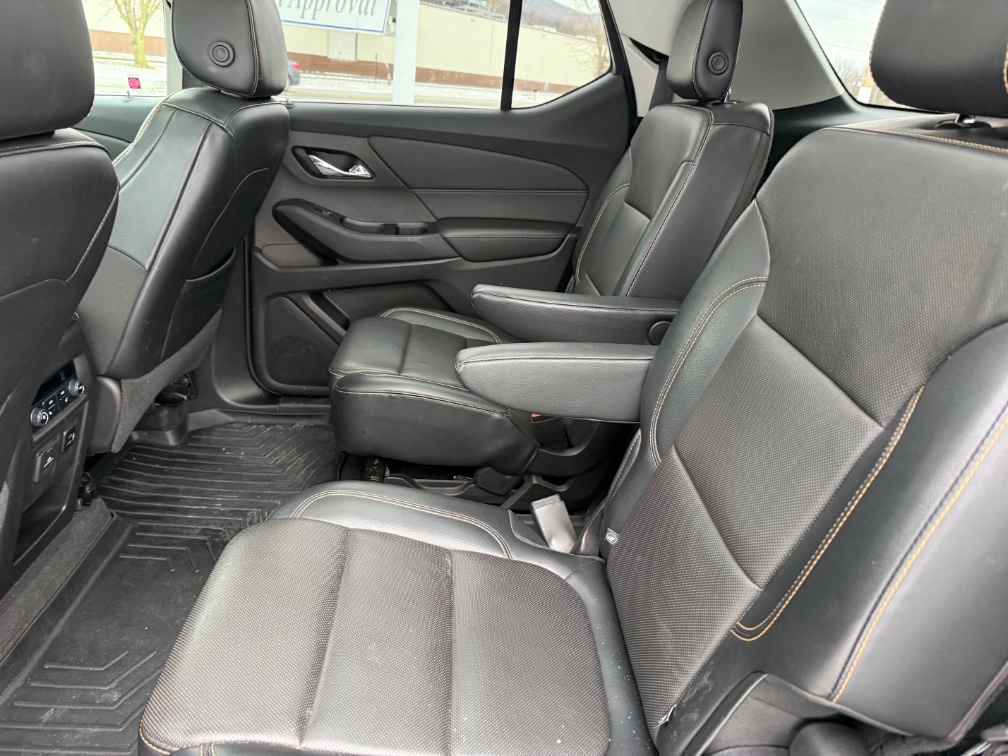 Additional photo of vehicle.