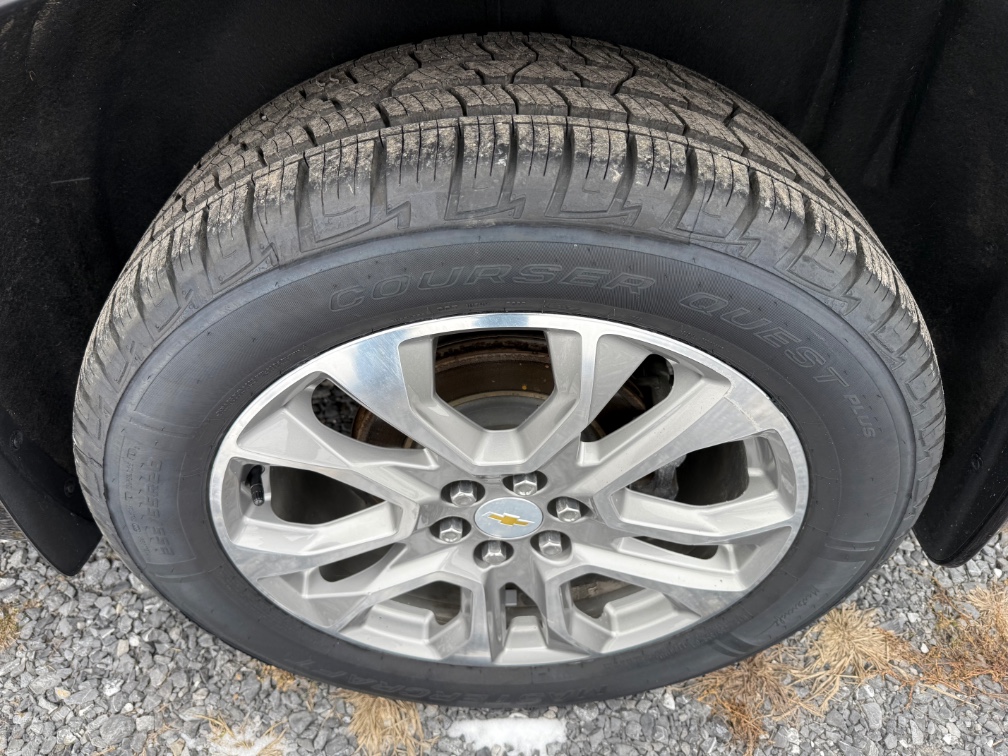 Additional photo of vehicle.