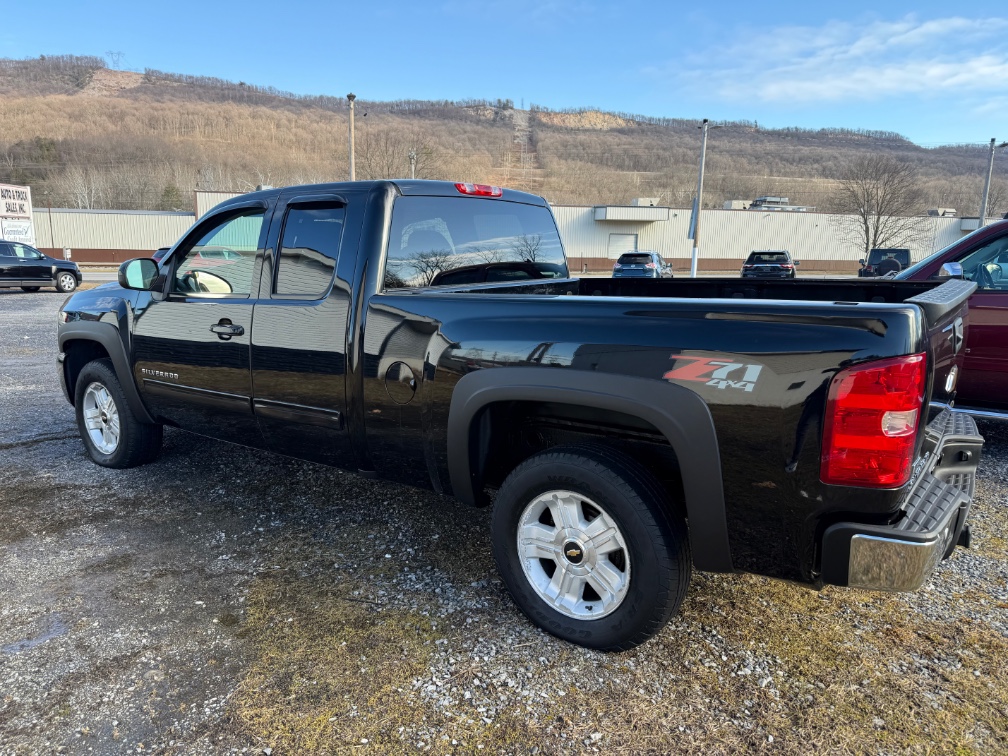 2011 Chevrolet Silverado 1500 LT 4X4 Extended Cab MWB's photo