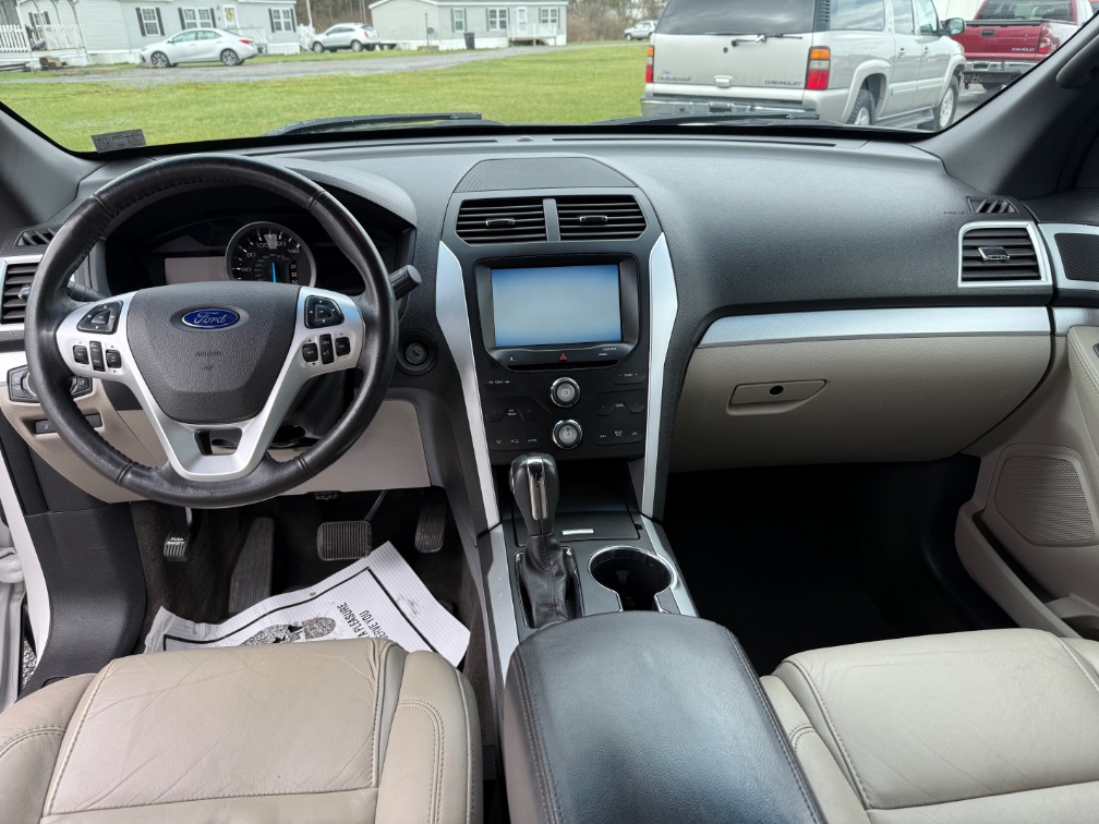 Additional photo of vehicle.