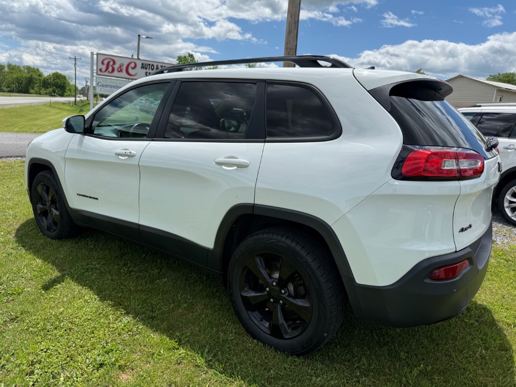 Additional photo of vehicle.
