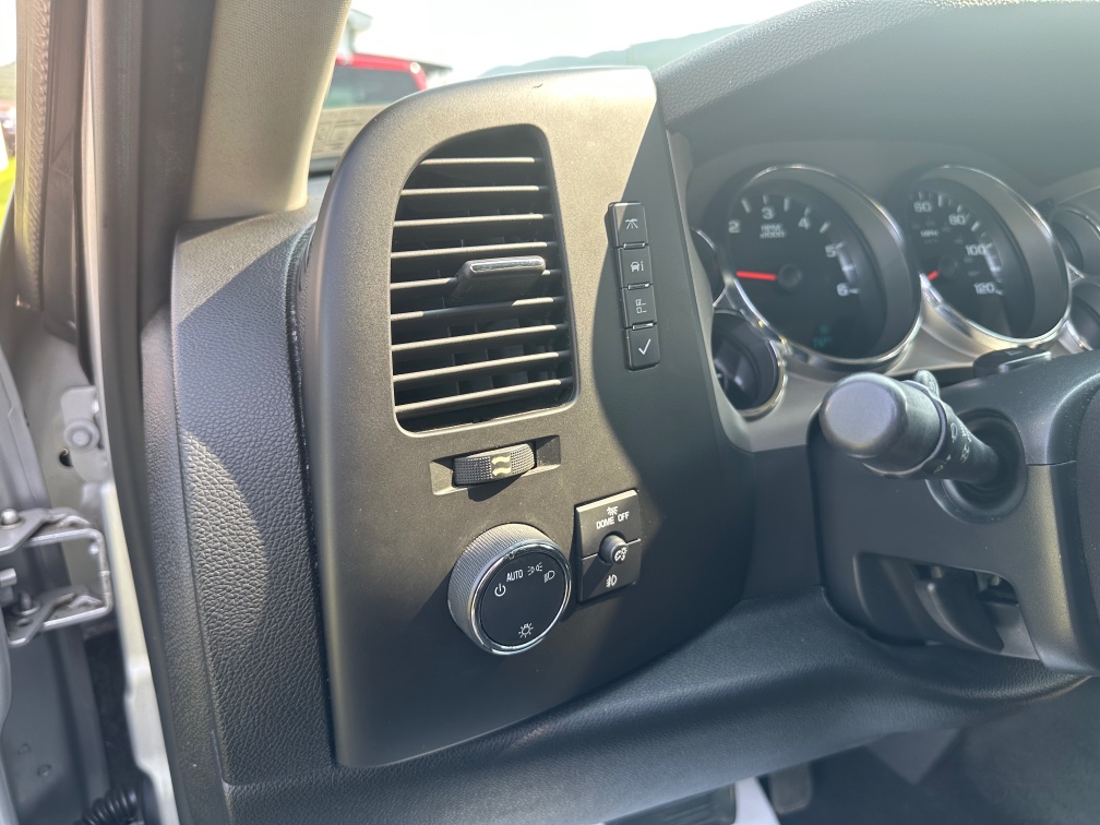 2011 Chevrolet Silverado 1500 LT - Photo 9