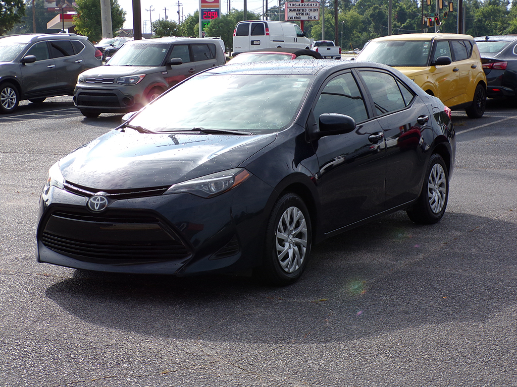 2019 Toyota Corolla LE's photo