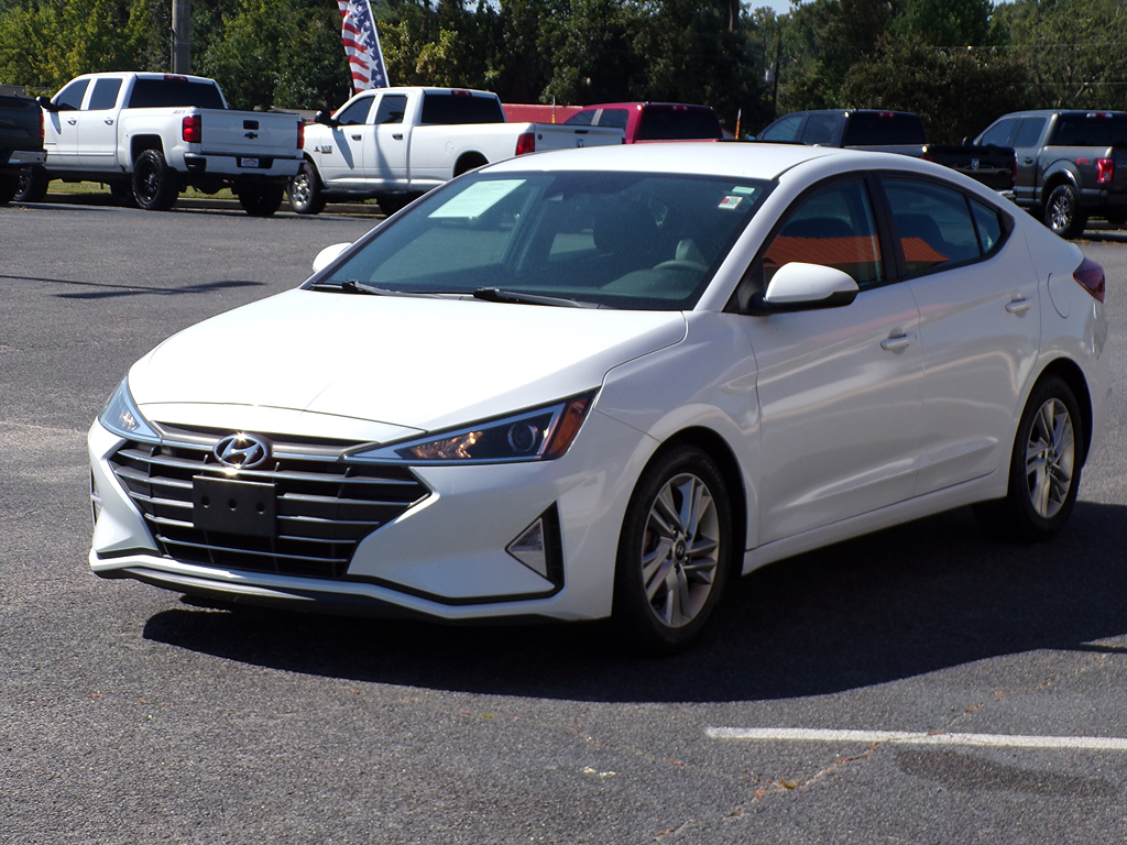 2020 Hyundai Elantra SEL's photo
