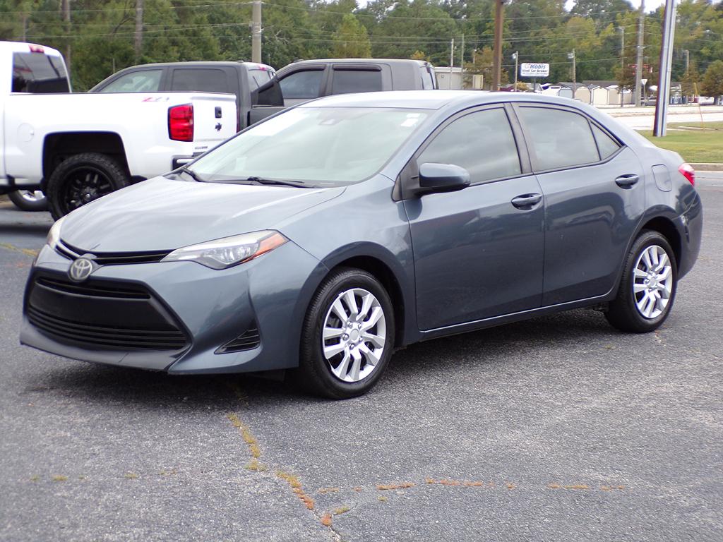 2018 Toyota Corolla LE's photo