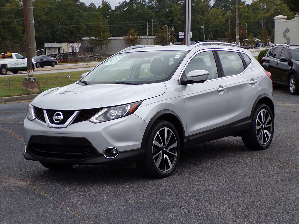 2017 Nissan Rogue Sport SL's photo