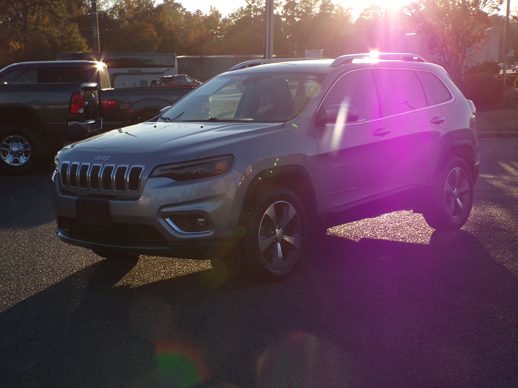 2019 Jeep Cherokee Limited's photo