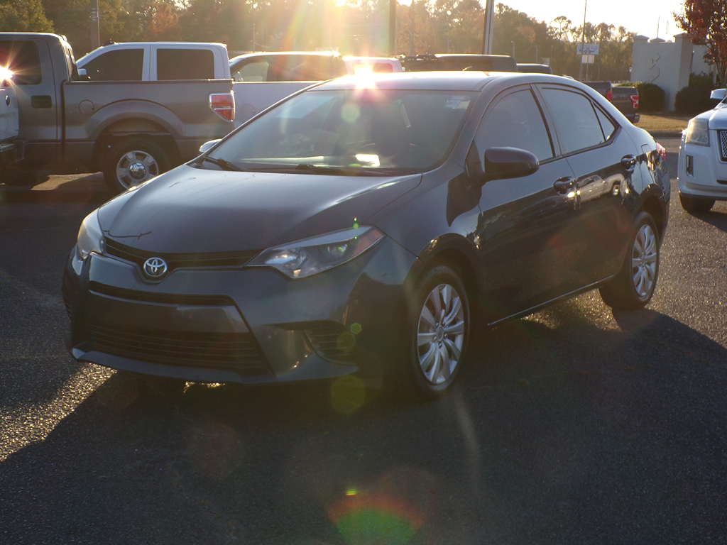 2015 Toyota Corolla LE's photo
