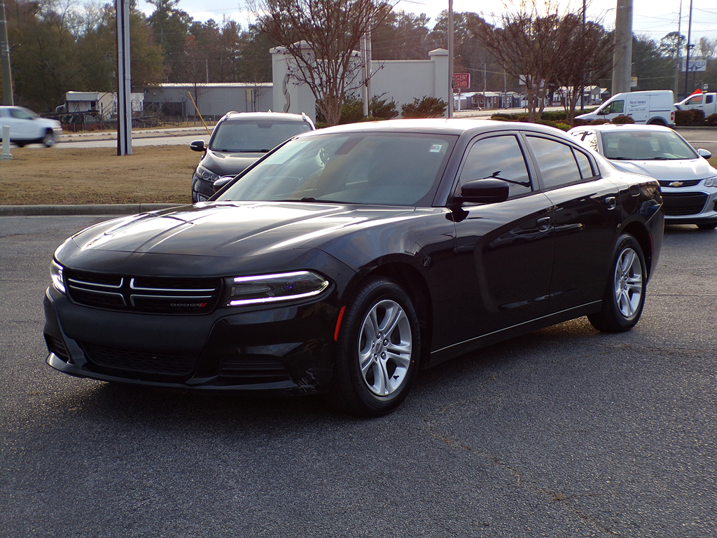2016 Dodge Charger SE's photo