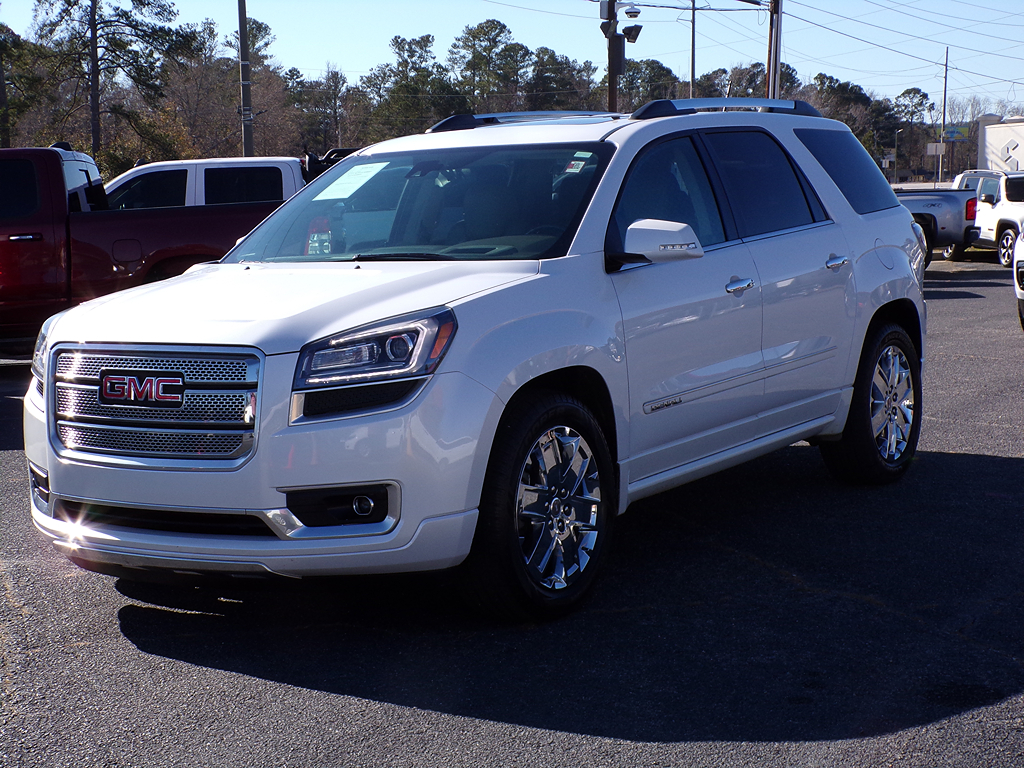 2016 GMC Acadia Denali's photo