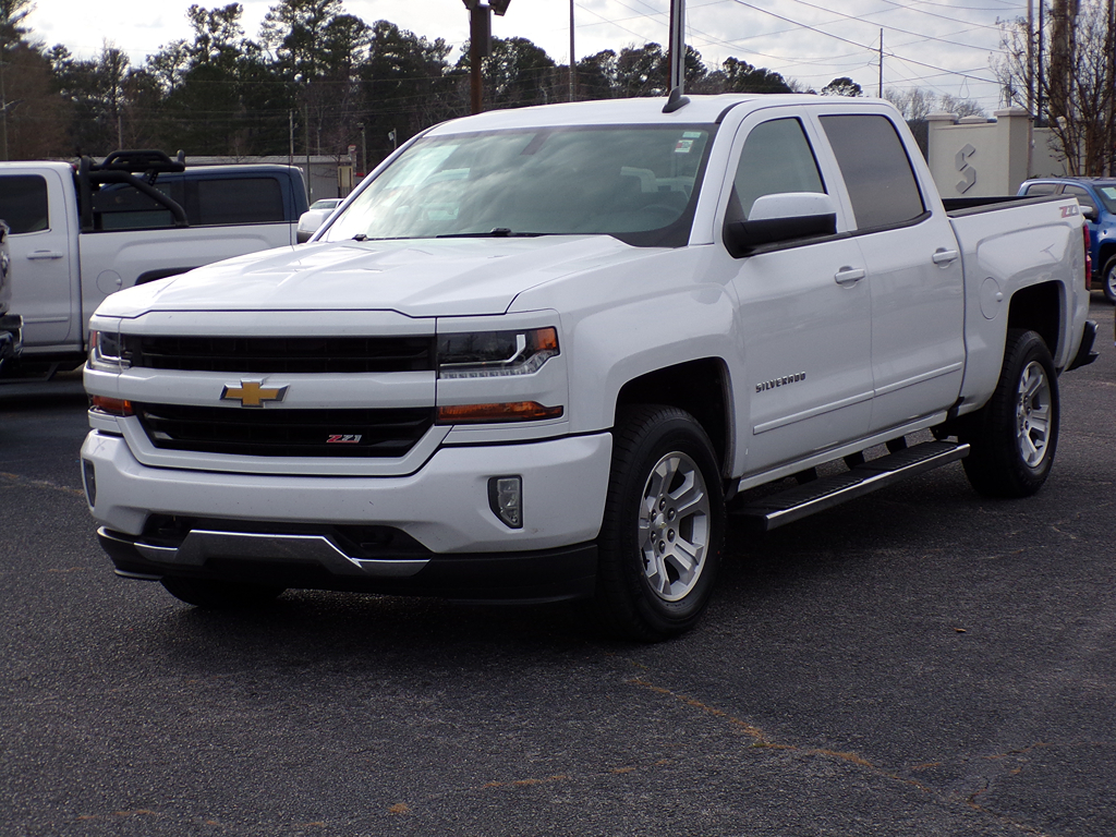 2018 Chevrolet Silverado LT's photo