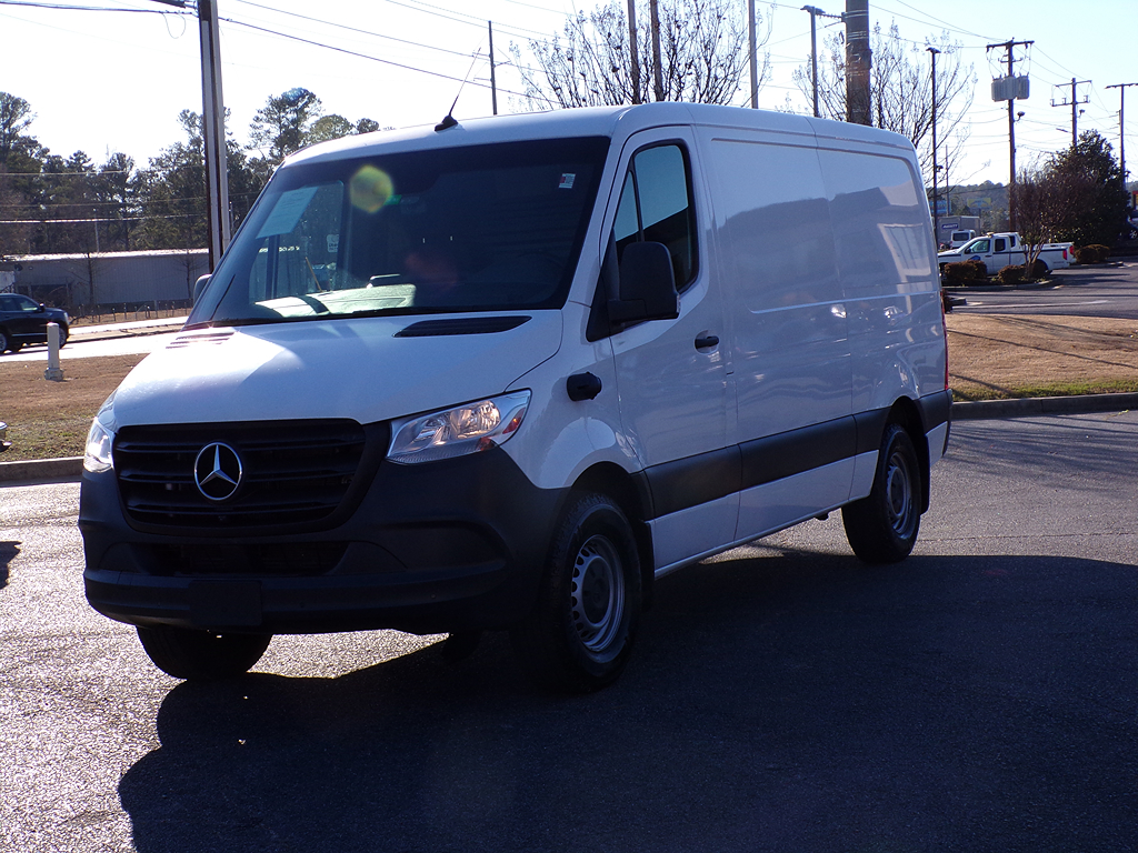 2022 Mercedes-Benz Sprinter Base's photo