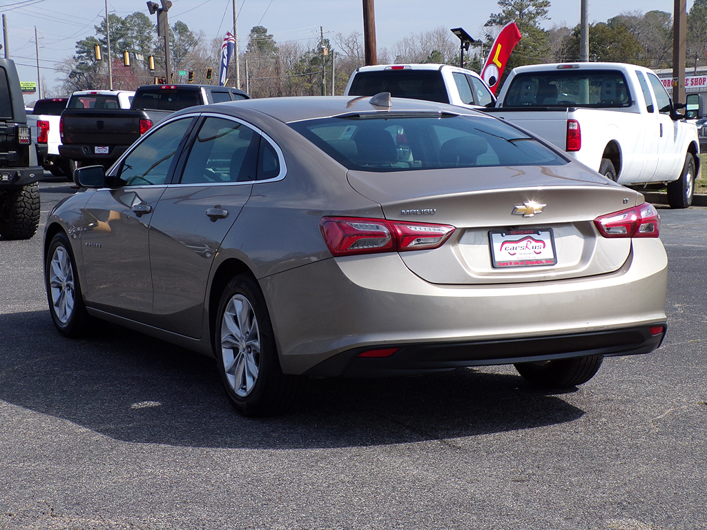 Additional photo of vehicle.