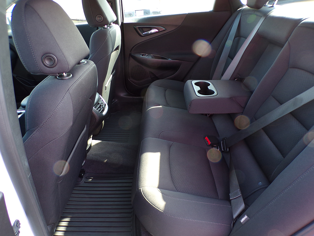 Additional photo of vehicle.