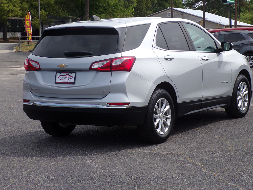 Additional photo of vehicle.