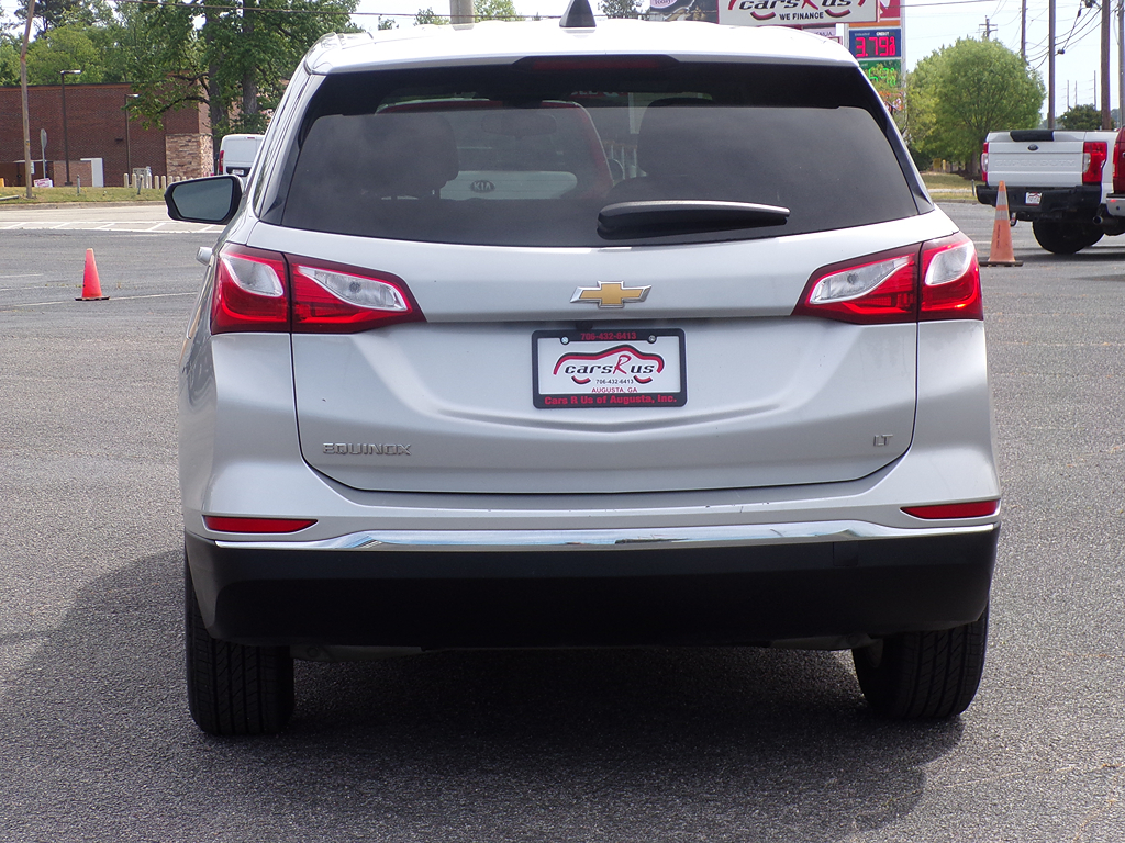 Additional photo of vehicle.
