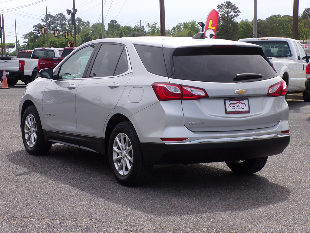 Additional photo of vehicle.