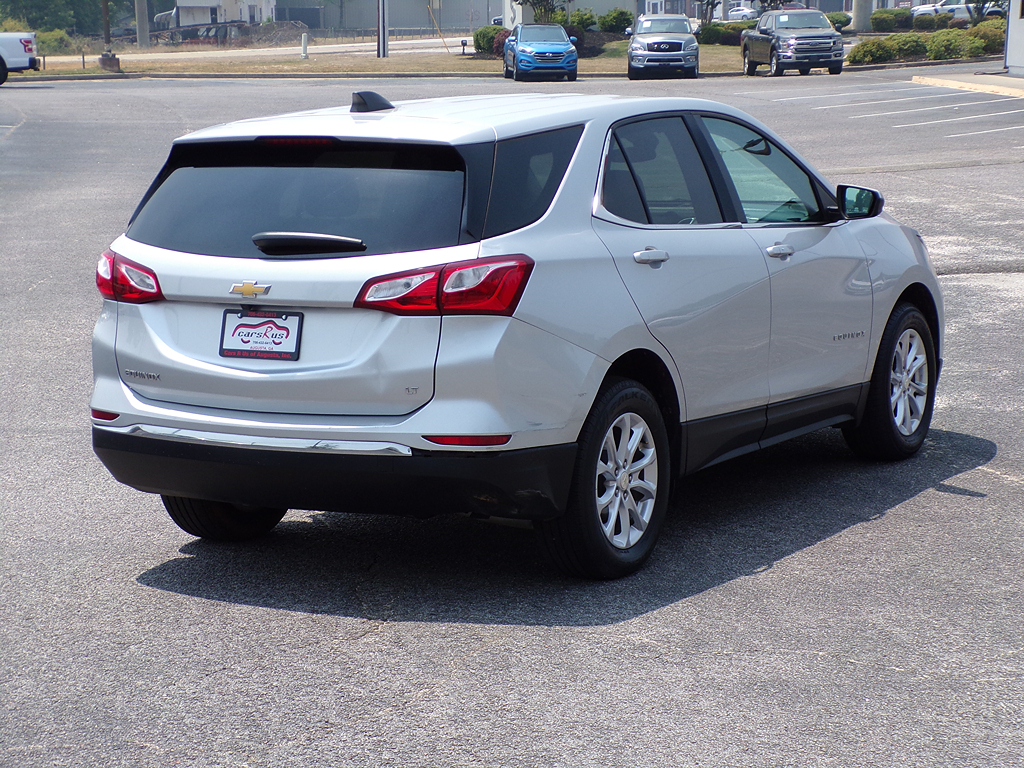 Additional photo of vehicle.