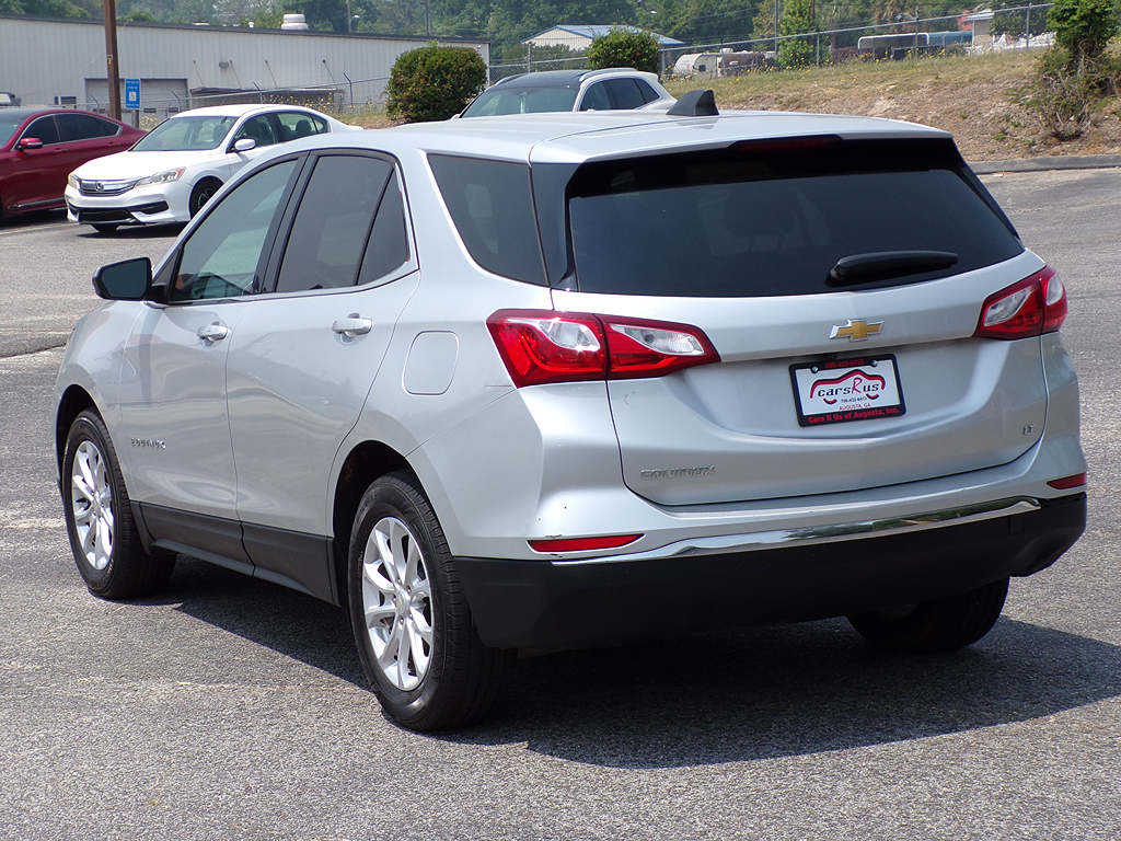 Additional photo of vehicle.