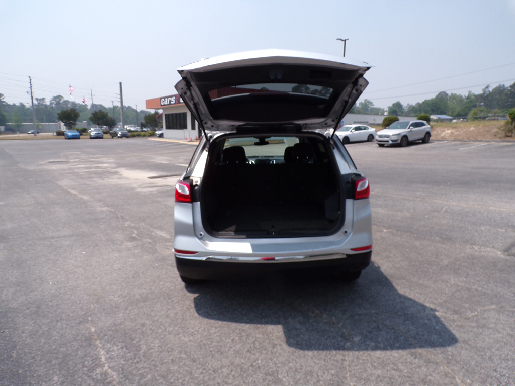 Additional photo of vehicle.