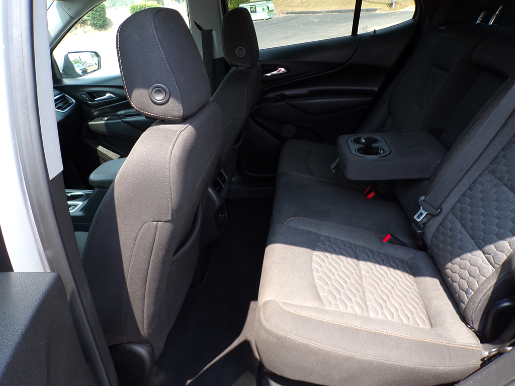 Additional photo of vehicle.