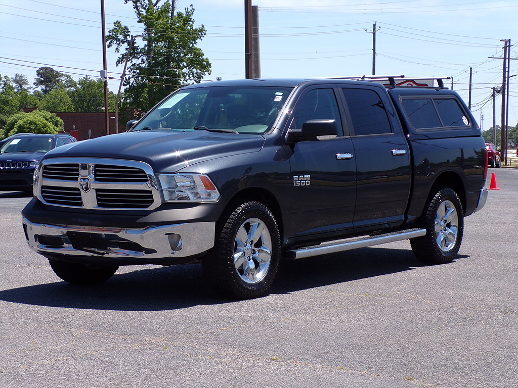 2017 RAM 1500 Big Horn 4x4 Crew Cab 5'7's photo