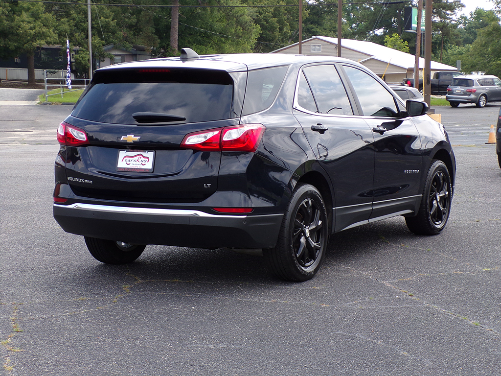 Additional photo of vehicle.