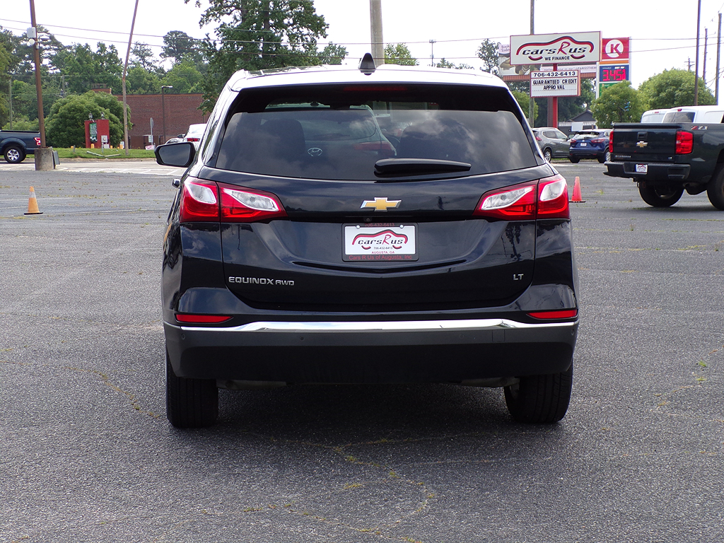 Additional photo of vehicle.