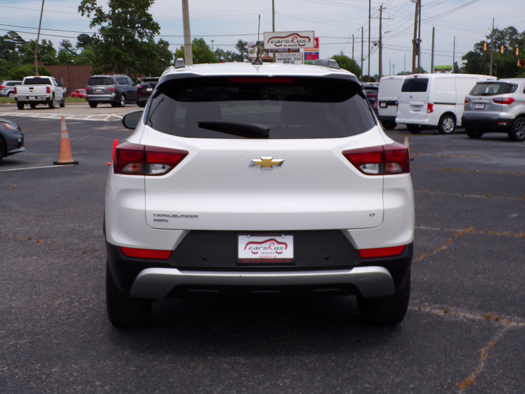 Additional photo of vehicle.