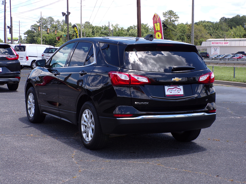 Additional photo of vehicle.
