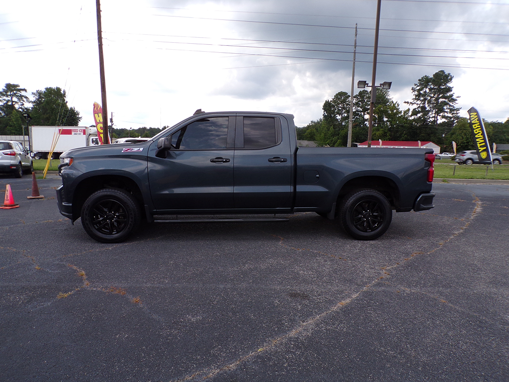Additional photo of vehicle.