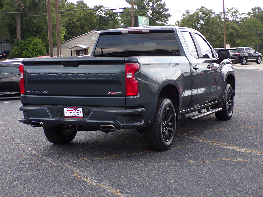 Additional photo of vehicle.