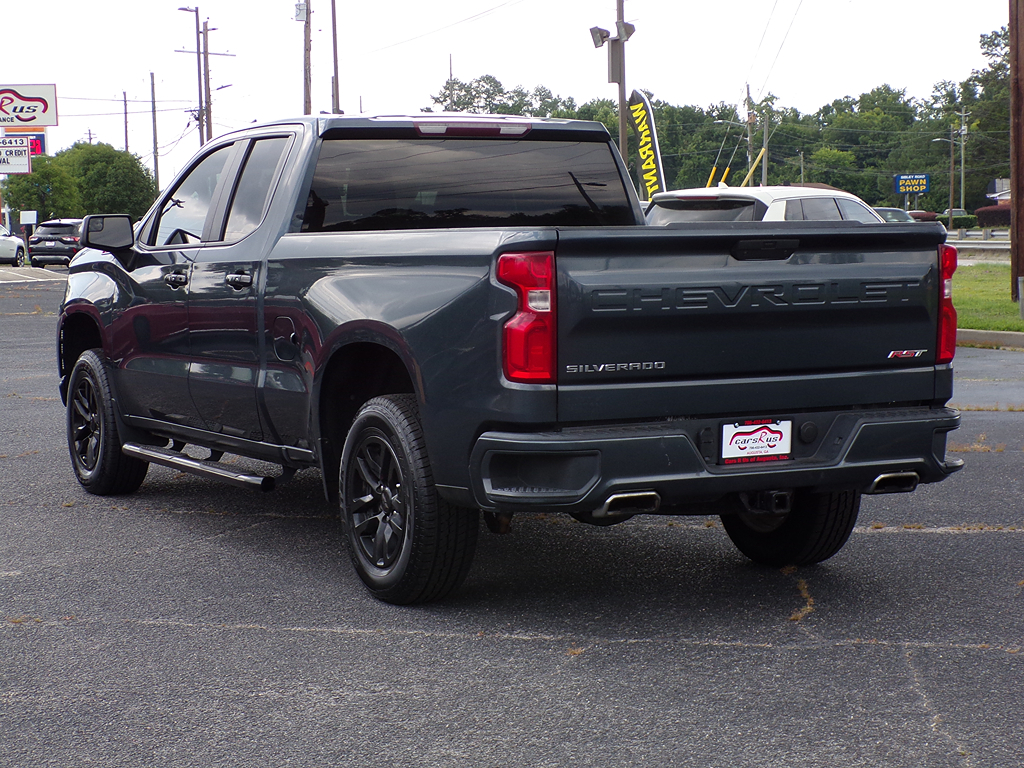 Additional photo of vehicle.