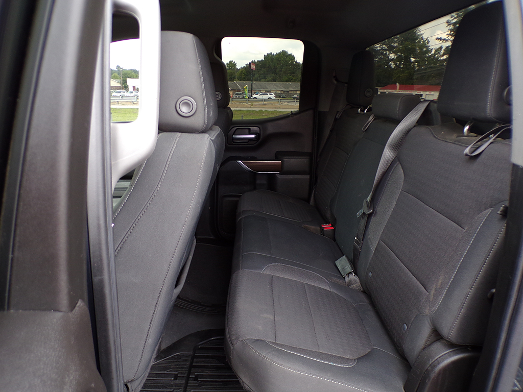 Additional photo of vehicle.