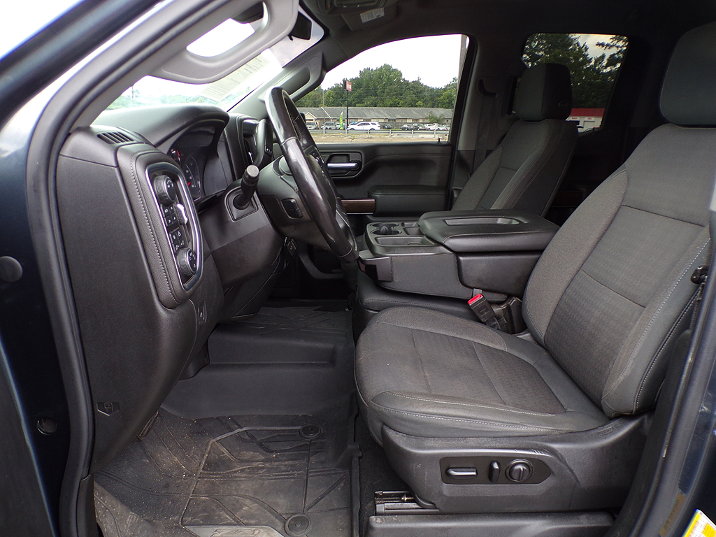 Additional photo of vehicle.