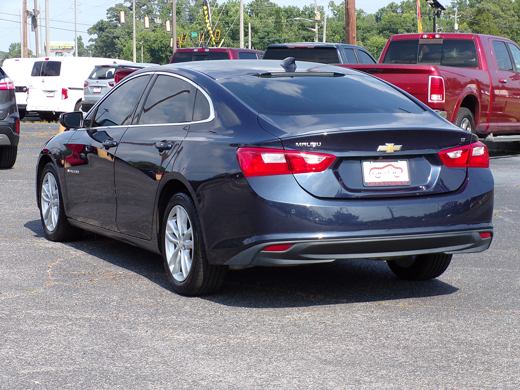 Additional photo of vehicle.