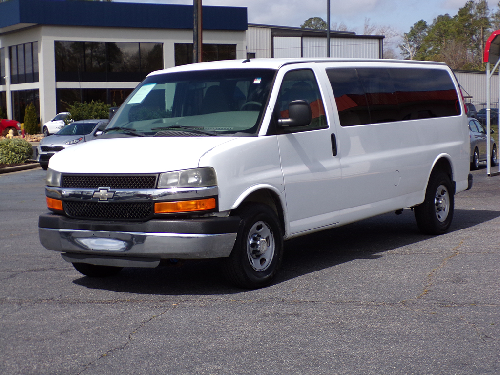 2013 Chevrolet Express LS's photo
