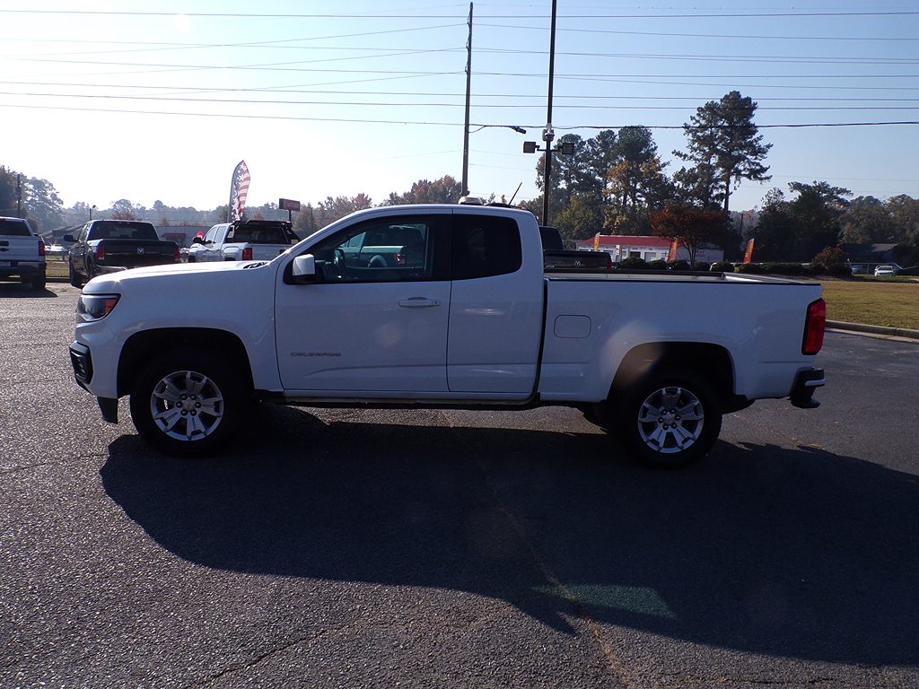 Additional photo of vehicle.