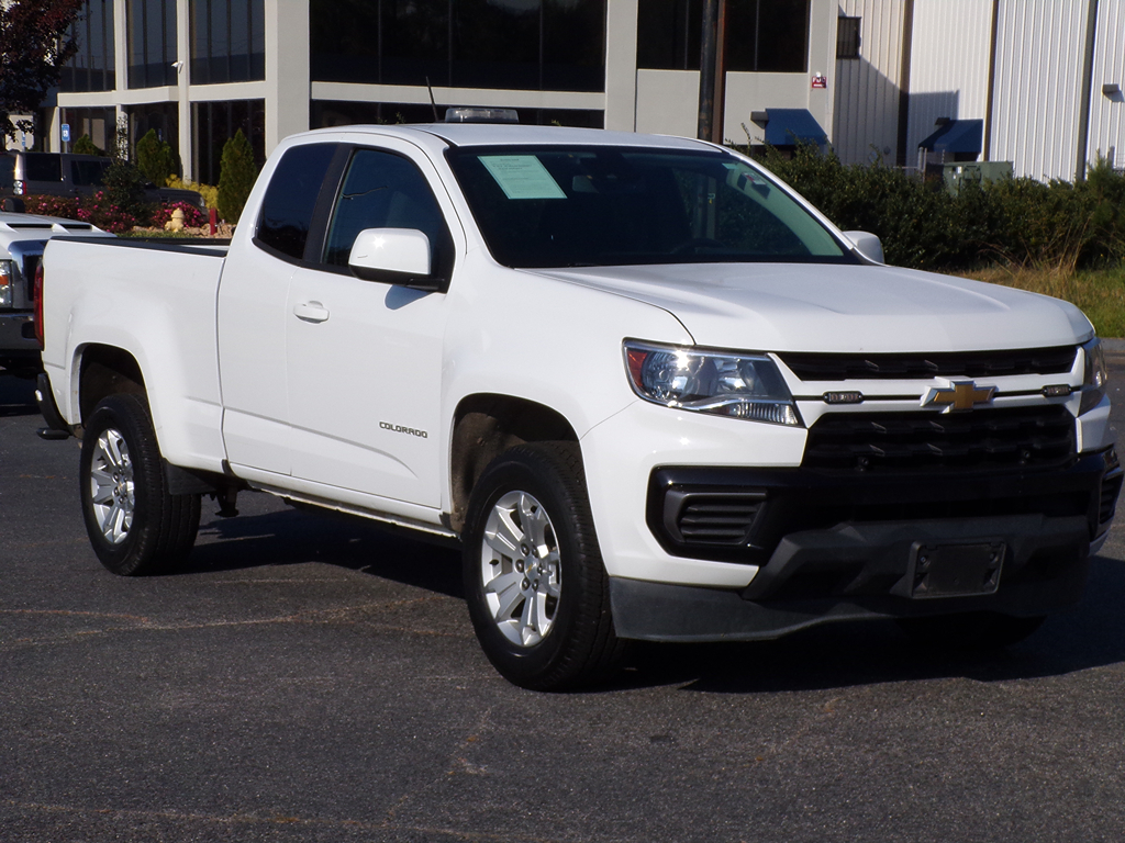 Additional photo of vehicle.