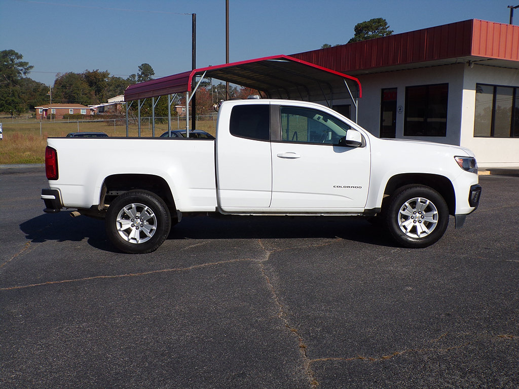 Additional photo of vehicle.