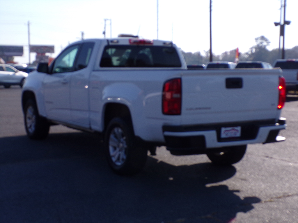 Additional photo of vehicle.