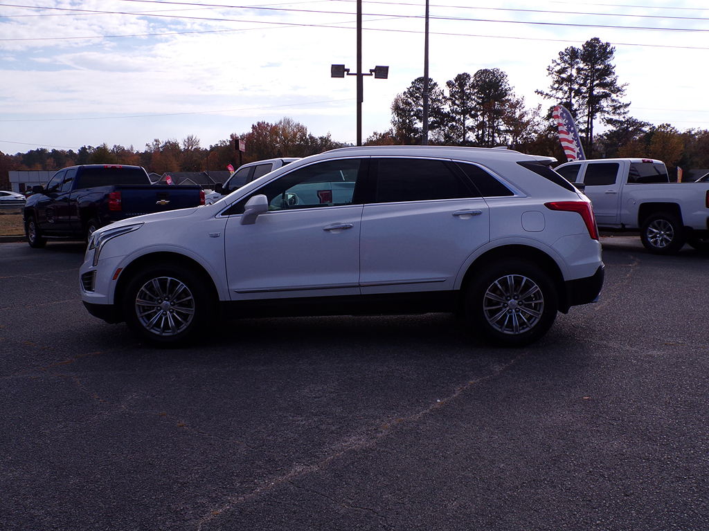 Additional photo of vehicle.