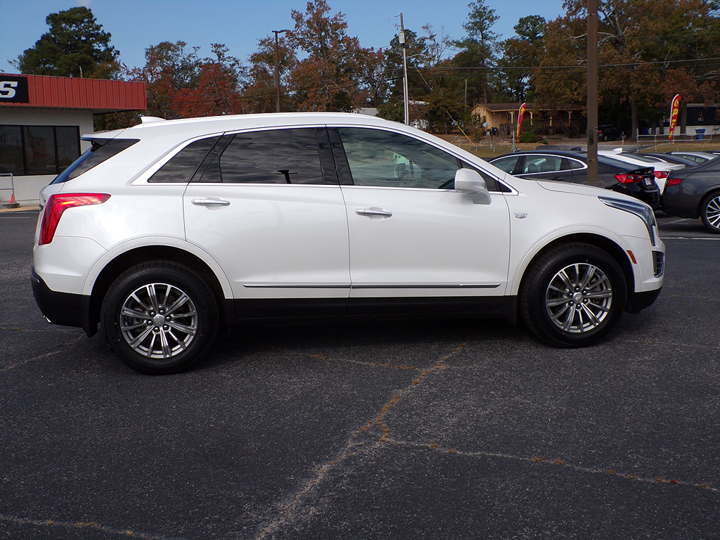 Additional photo of vehicle.