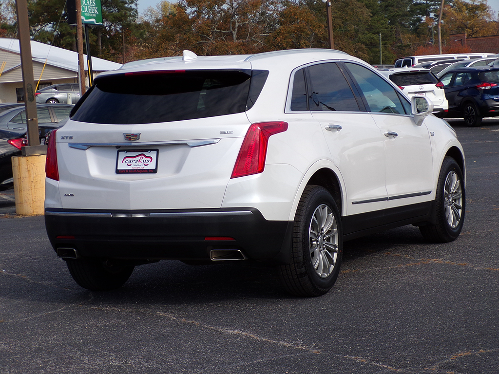 Additional photo of vehicle.