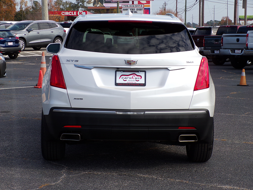 Additional photo of vehicle.