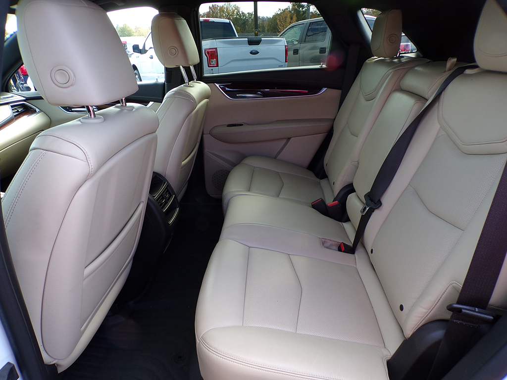 Additional photo of vehicle.